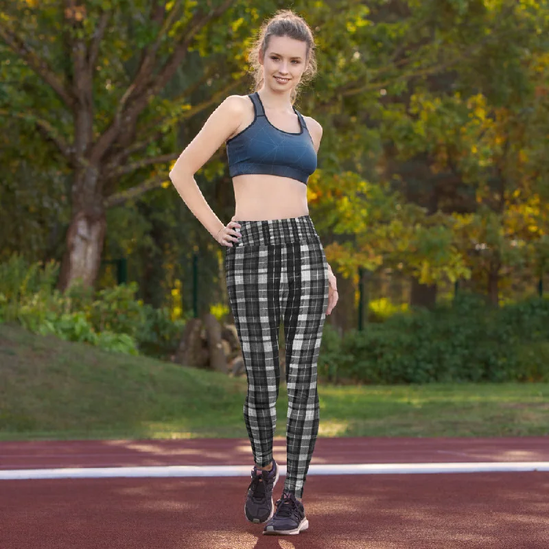 Black Plaid Women's Yoga Pants, Workout Fitted Sports Yoga Leggings With Inside Pockets Stylish Patterned Active Leggings