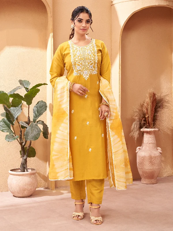 Women Round Neck Thread Work, Chanderi Fabric Kurta & Pant With Dupatta Set - Taantav Fashionable Button-Up Pants