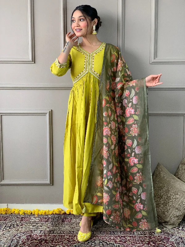 Women Round Neck Embroidered Work Viscose Rayon Fabric Kurta & Pant With Dupatta Set - Taantav Sleek Black Pants