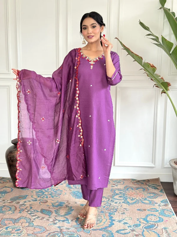 Women V Neck Embroidered Work Chanderi Viscose Fabric Kurta & Pant With Dupatta Set - Taantav Classic Straight Pants