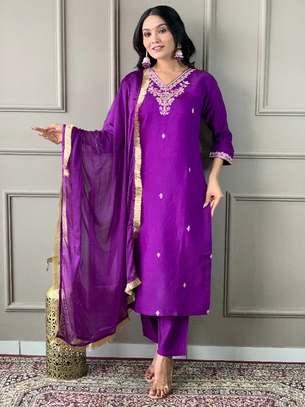 Women V Neck Embroidered Work Rayon Slub Fabric Kurta Pant Set Comes With Nazneen Dupatta - Taantav Slim-Fit Leggings