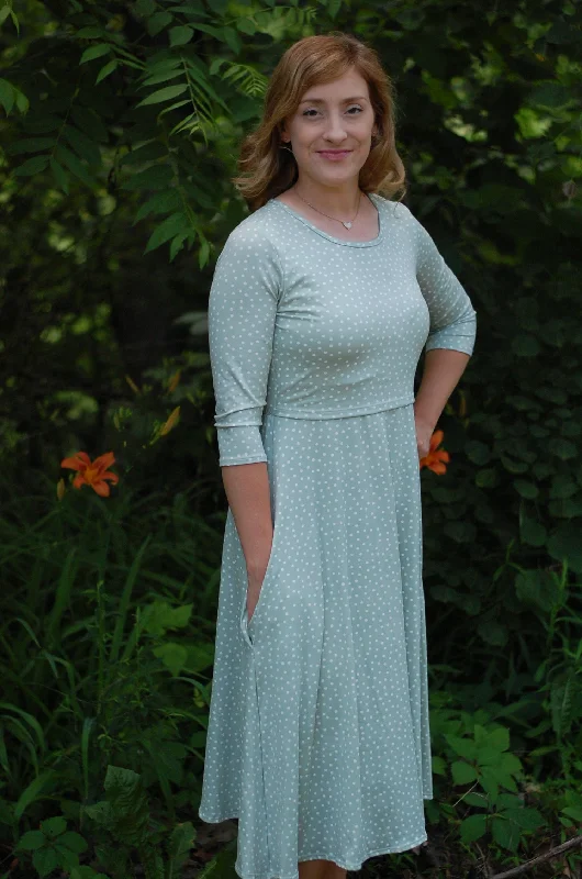 Size Medium Light Green Polka Dot Round Neck Knee-Length Twirl Dress with Short Sleeves Tunics Versatile all-occasion