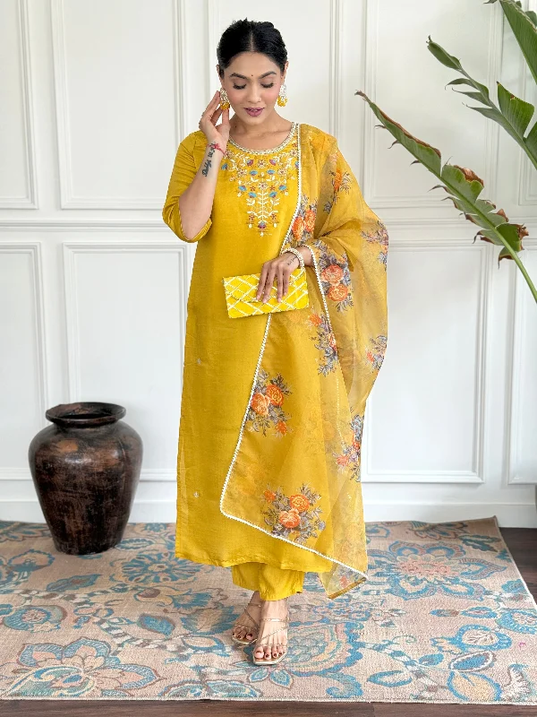 Women Round Neck Embroidered Work Chanderi Viscose Fabric Kurta & Pant With Dupatta Set - Taantav Comfy High-Waist Jeans