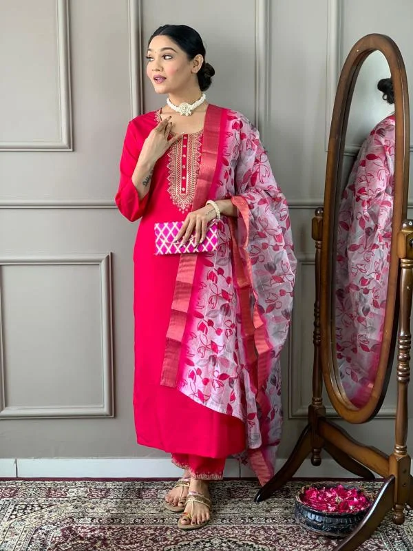 Women Round Neck Embroidered Work, Chanderi Fabric Kurta & Pant With Dupatta Set - Taantav Fashionable Jogger Pants